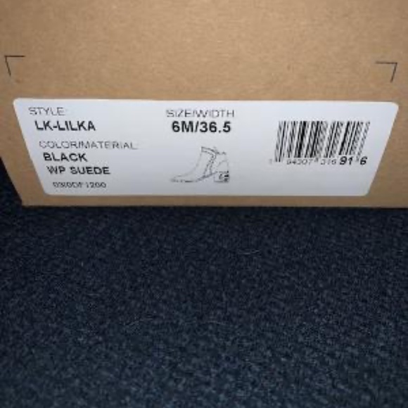 BNIB Lucky Brand Stylish Suede Booties - Picture 5 of 7